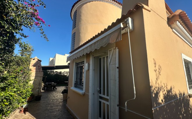 Revente - Villa -
La Mata - Costa Blanca