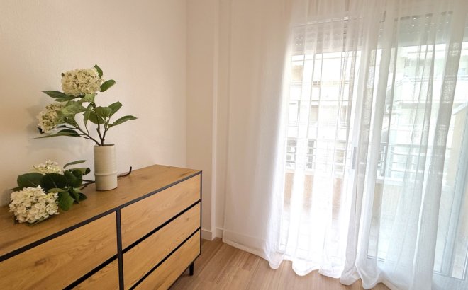 Herverkoop - Appartement -
Torrevieja - Costa Blanca