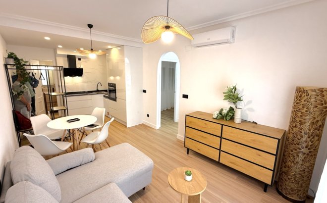 Herverkoop - Appartement -
Torrevieja - Costa Blanca