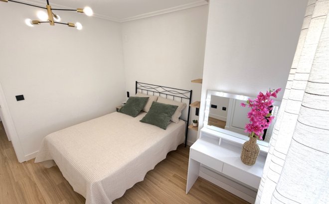 Herverkoop - Appartement -
Torrevieja - Costa Blanca