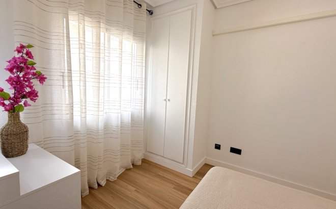 Herverkoop - Appartement -
Torrevieja - Costa Blanca