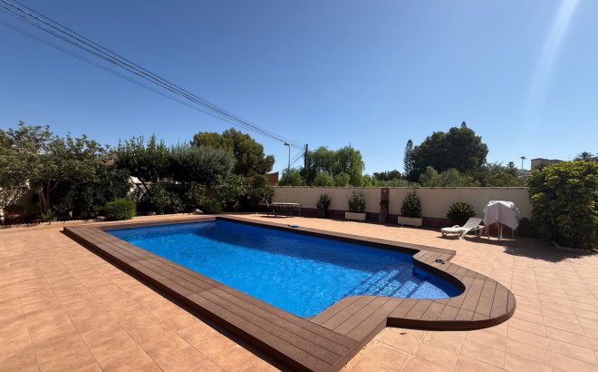 Revente - Villa -
Torrevieja - Costa Blanca