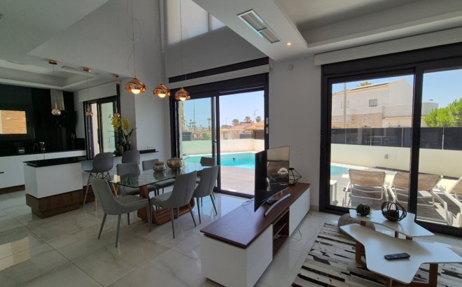 Revente - Villa -
Torrevieja - Costa Blanca