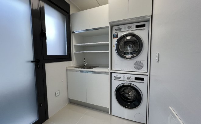 Herverkoop - Villa -
San Miguel de Salinas - Inland