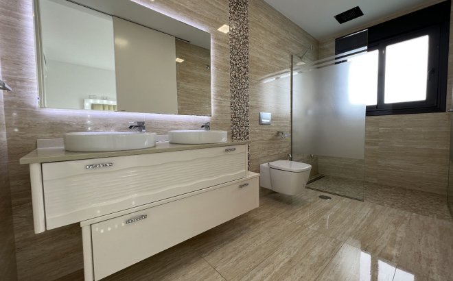 Herverkoop - Villa -
San Miguel de Salinas - Inland