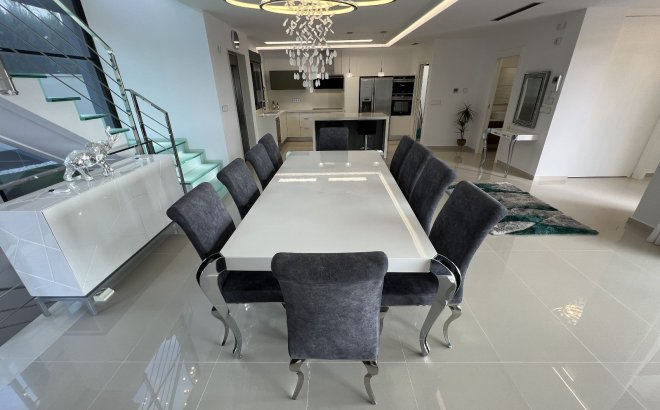 Herverkoop - Villa -
San Miguel de Salinas - Inland