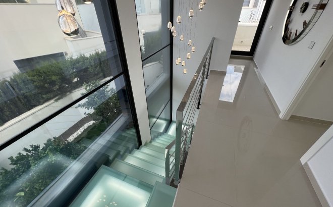 Herverkoop - Villa -
San Miguel de Salinas - Inland