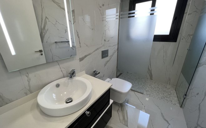 Herverkoop - Villa -
San Miguel de Salinas - Inland