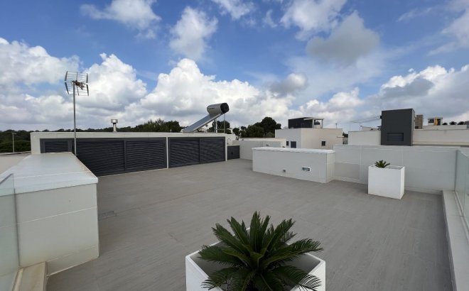 Herverkoop - Villa -
San Miguel de Salinas - Inland