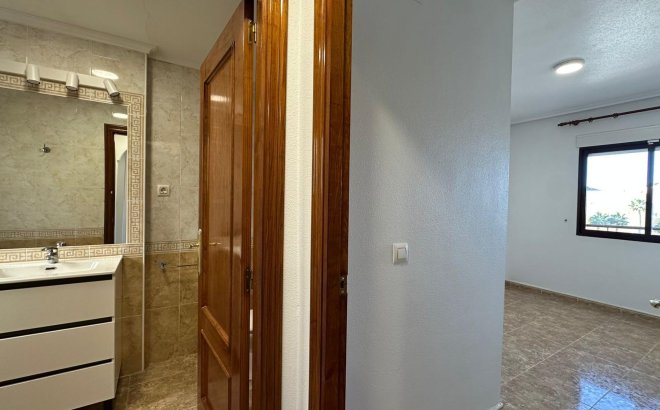 Herverkoop - Appartement -
Orihuela Costa - Campoamor