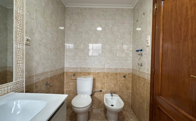 Herverkoop - Appartement -
Orihuela Costa - Campoamor