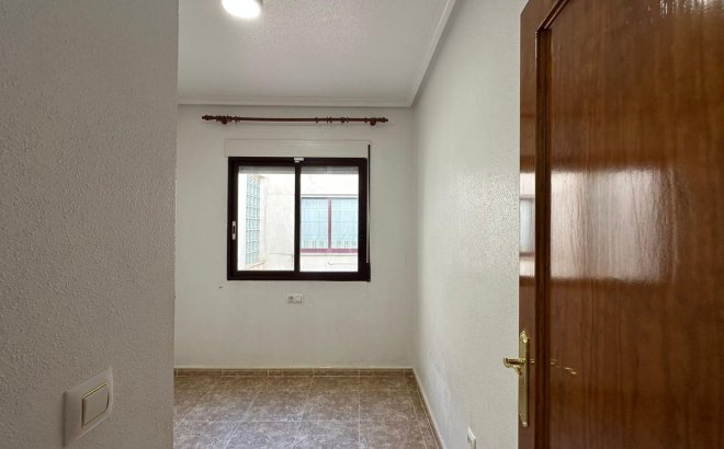 Herverkoop - Appartement -
Orihuela Costa - Campoamor