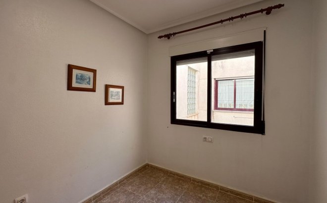 Herverkoop - Appartement -
Orihuela Costa - Campoamor
