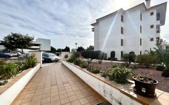 Resale - Apartment -
Campoamor - Costa Blanca