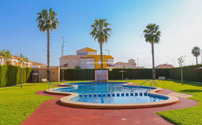 Herverkoop - Bungalow -
Torrevieja - El Limonar