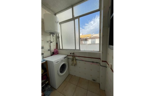 Revente - Appartement -
Torrevieja - Las Piscinas Naturales