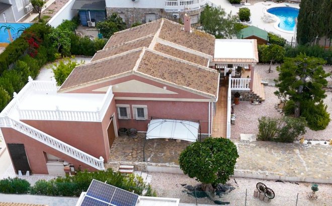 Resale - Villa -
Torrevieja - La Siesta