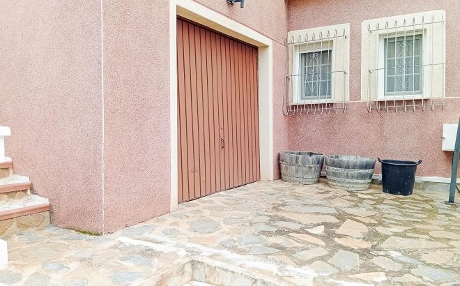 Resale - Villa -
Torrevieja - La Siesta