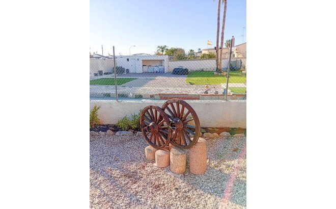 Resale - Villa -
Torrevieja - La Siesta