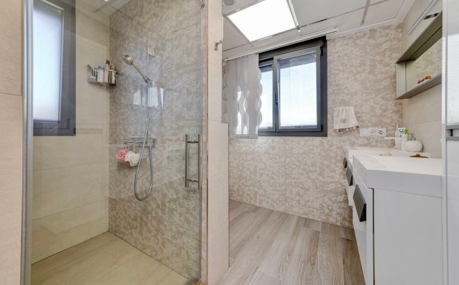 Resale - Villa -
Torrevieja - Costa Blanca