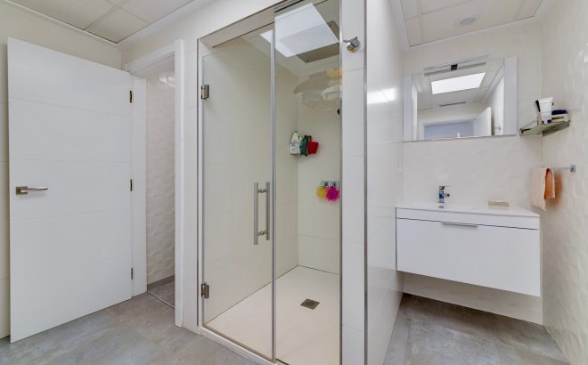 Resale - Villa -
Torrevieja - Costa Blanca