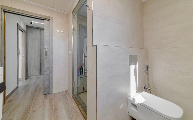 Resale - Villa -
Torrevieja - Costa Blanca