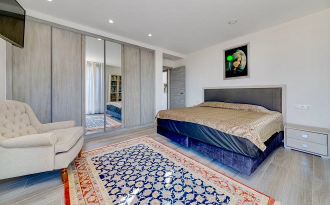 Resale - Villa -
Torrevieja - Costa Blanca