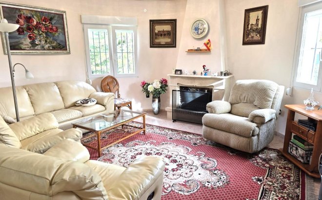 Resale - Villa -
Orihuela Costa - Playa Flamenca