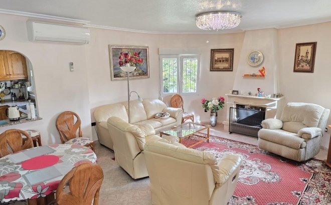 Resale - Villa -
Orihuela Costa - Playa Flamenca