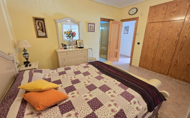 Resale - Villa -
Orihuela Costa - Playa Flamenca