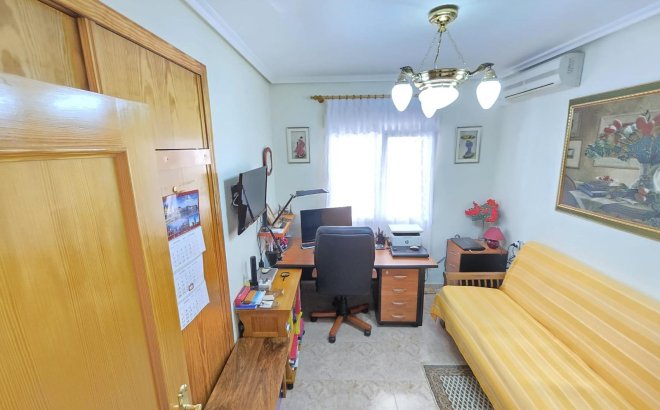 Resale - Villa -
Orihuela Costa - Playa Flamenca