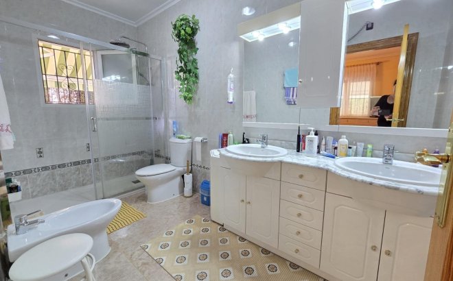 Resale - Villa -
Orihuela Costa - Playa Flamenca