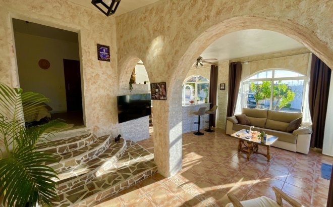 Resale - Villa -
Ciudad Quesada - Costa Blanca