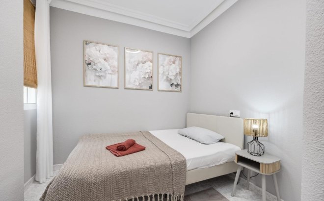 Resale - Apartment -
Torrevieja - Estacion De Autobuses