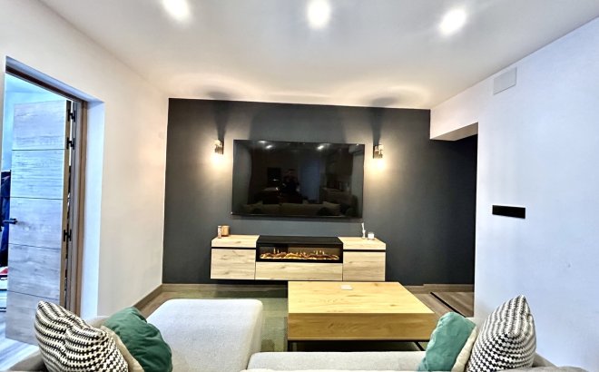 Herverkoop - Town House -
San Miguel de Salinas - Inland