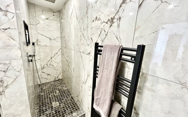 Herverkoop - Town House -
San Miguel de Salinas - Inland