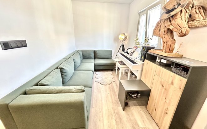 Herverkoop - Town House -
San Miguel de Salinas - Inland