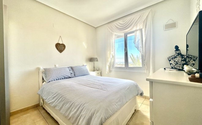 Resale - Villa -
Villamartin - Costa Blanca