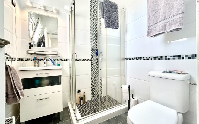 Resale - Villa -
Villamartin - Costa Blanca