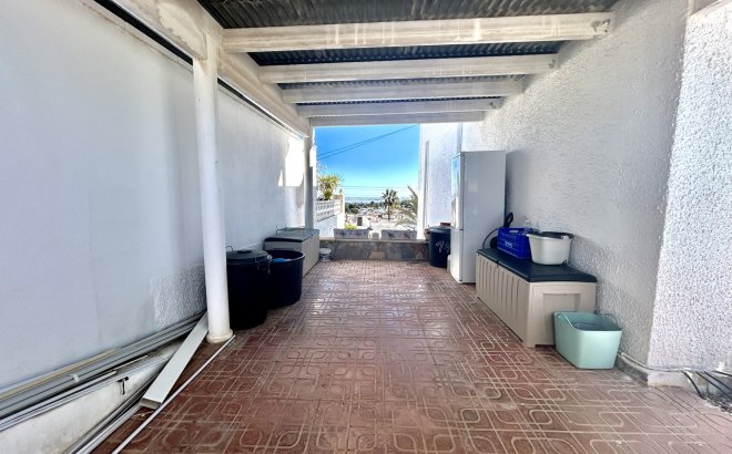 Resale - Villa -
Villamartin - Costa Blanca