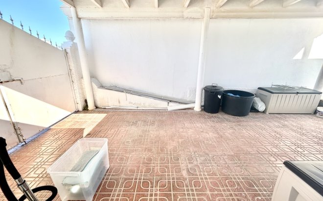 Resale - Villa -
Villamartin - Costa Blanca