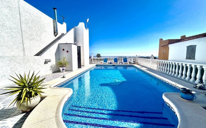 Resale - Villa -
Villamartin - Costa Blanca