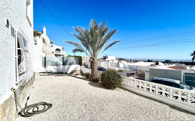 Resale - Villa -
Villamartin - Costa Blanca