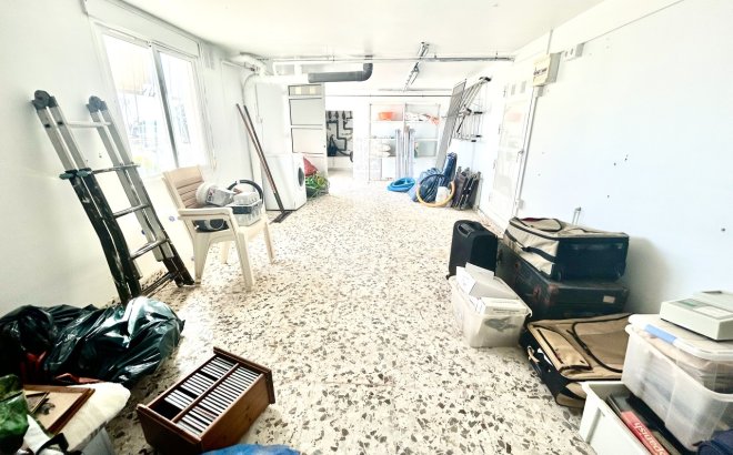 Resale - Villa -
Villamartin - Costa Blanca