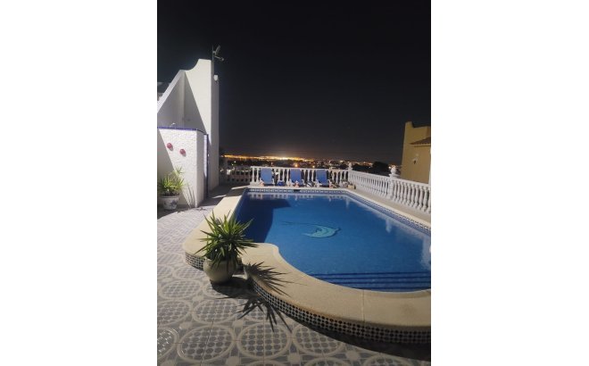 Resale - Villa -
Villamartin - Costa Blanca