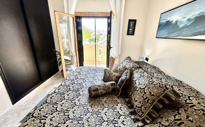 Resale - Town House -
Playa Flamenca - Costa Blanca