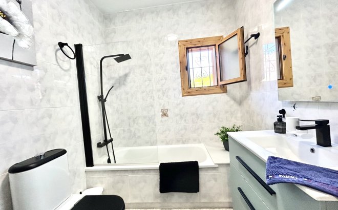 Resale - Town House -
Playa Flamenca - Costa Blanca