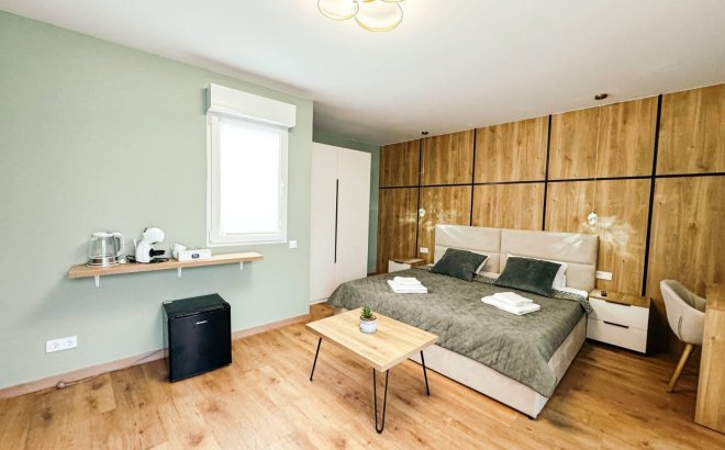 Resale - Commercial -
Torrevieja - Centro