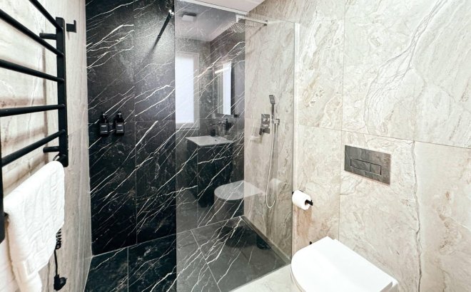 Resale - Commercial -
Torrevieja - Centro