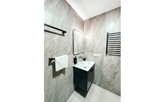 Resale - Commercial -
Torrevieja - Centro